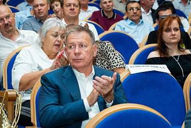 Строителям Оренбуржья вручили заслуженные награды 